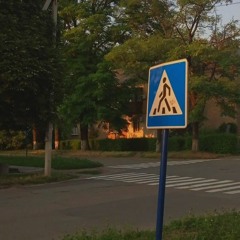 пусть нам кружит голову месяц май