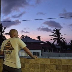 Moon @ halloween @ la petite maison, Quebramar, Brésil