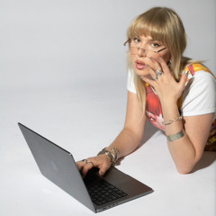 ISSAGIRL @ 24m2 PARIS