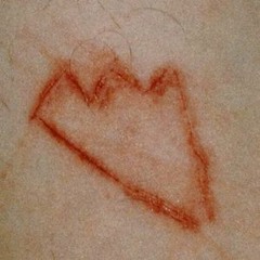 <3