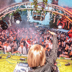 Grace Thompson-An der frischen Luft Open Air´25 (155 Bpm Hard Techno, Hard Trance)