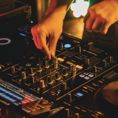 Vanilla Extract x Versatile