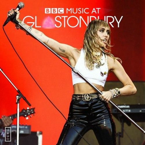02 Back To Black (Live at Glastonbury)