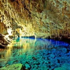 Xamanismo   canção RARA de CURA XAMÃ gravada no interior de  uma CAVERNA  Nah Bvey Hi Ay