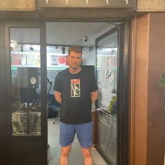 Mixes, club sets, guest shows