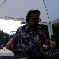 Oldschool Vinyl House DJ Set - Jun2024 - 90 minutes gardening