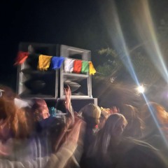 🕺🏽💃🏽🕺🏽💃🏽