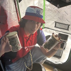 Acordei tão bem, fumei um baseadão 🍁☘😃(prod.WhiteMayo)