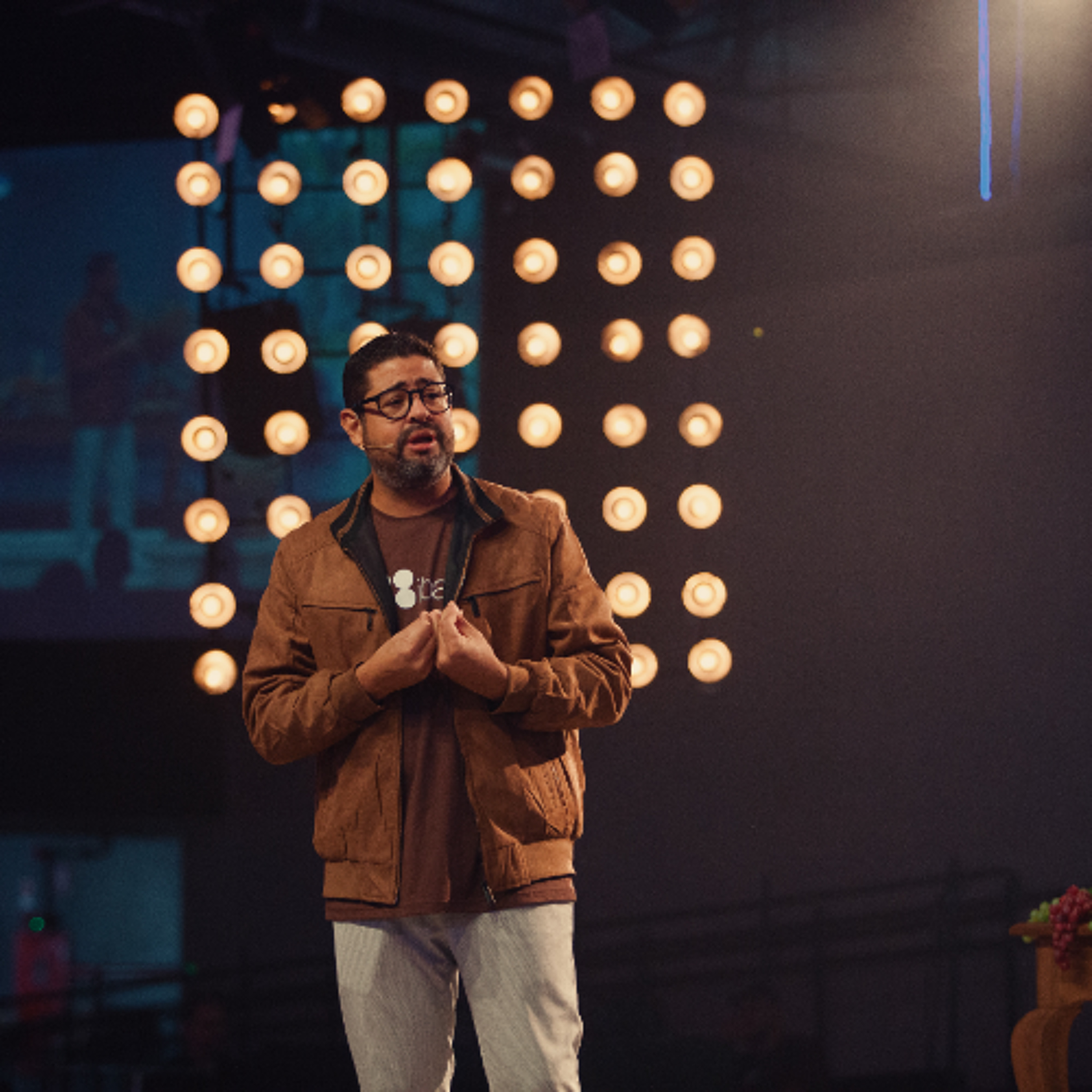 Como devo tratar a Bíblia |  Kenner Terra