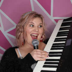 Do you wanna build a snowman Frozen (Piano Cover) LIVE