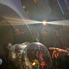 Bouncer Techno / Fish Bowl Laax