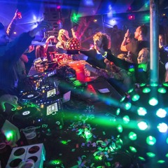 Armand - Vrijheid Is Een Volgetankte Mercedes (Dolle Juin RMX)