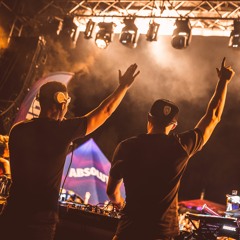 Armin Van Buuren x Dimitri Vegas, Like Mike, Nicky Romero - In And Out Of Love (D & D Mashup)