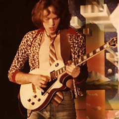 02. Present Portraits Grainy Dots