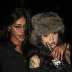 ngày mà mình nằm hằng giờ nhìn mây bay...