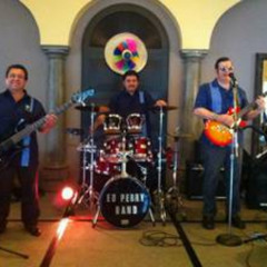 LOVES FIRE [LIVE]  Copyright SCRT Records