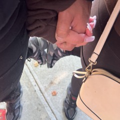 Uu Kissed me  (neonmaid)