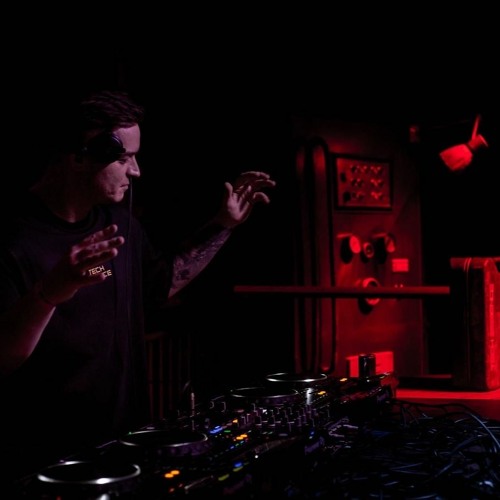 live opening set from Tech Essence industrial @ Refinery Gallery, Bratislava / 26.12.22