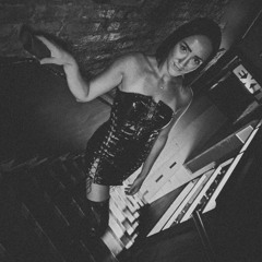 Bouncy hard techno - Vána Vivacious