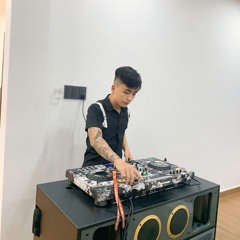 Dấu chân người cụt Sĩ Đen