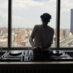 Quinn Maloney - Live Rooftop Set @ The Crown NYC