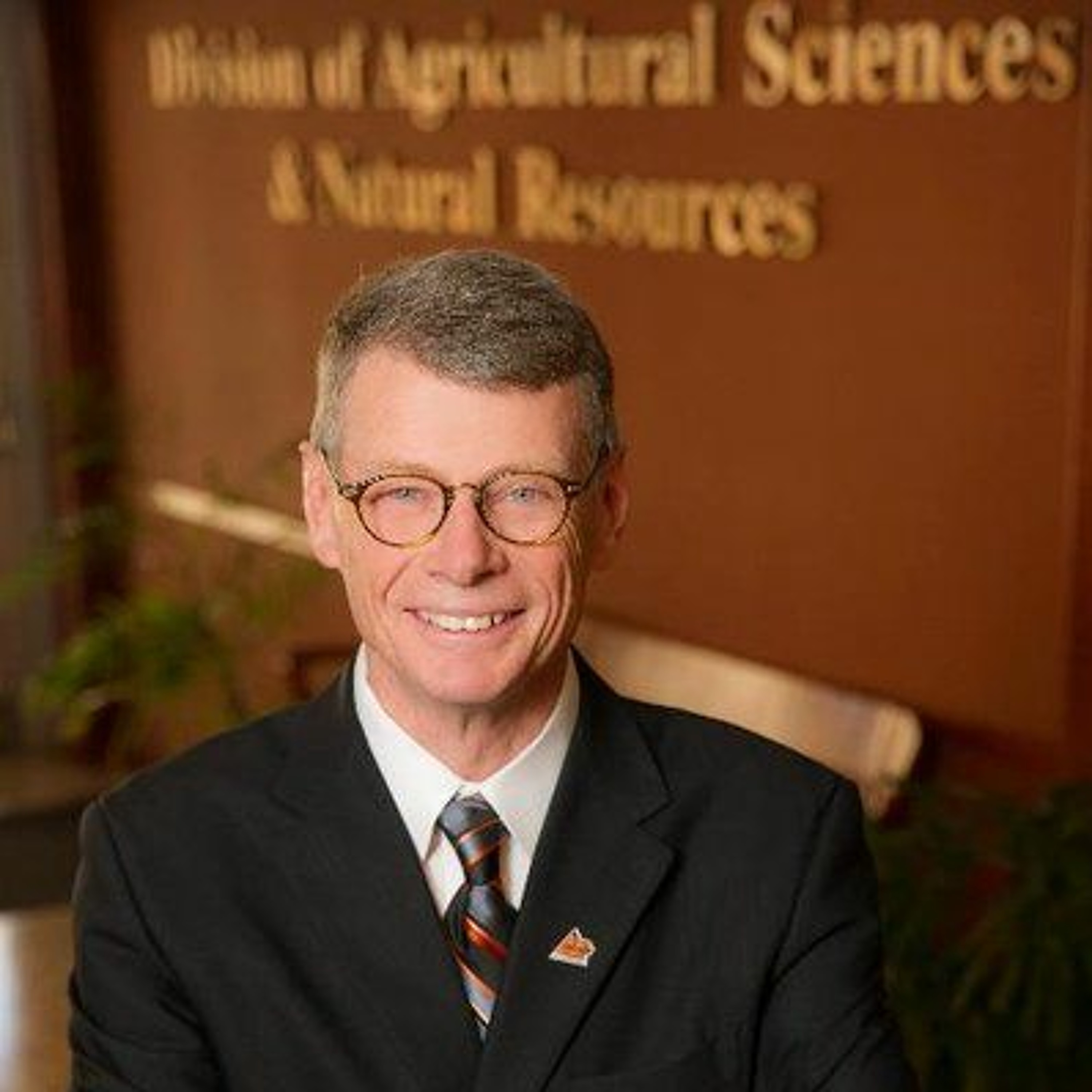Episode 61- Dr. Tom Coon Offers a Update on DASNR and the New Frontiers Campaign