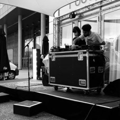 DJ SET