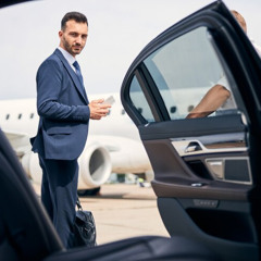 4 Reasons Why You Should Pre-Book A Taxi Hire to Airport