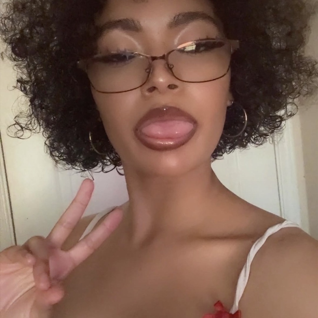 Stream saturn @yumi @goodkid by yumi | Listen online for free on