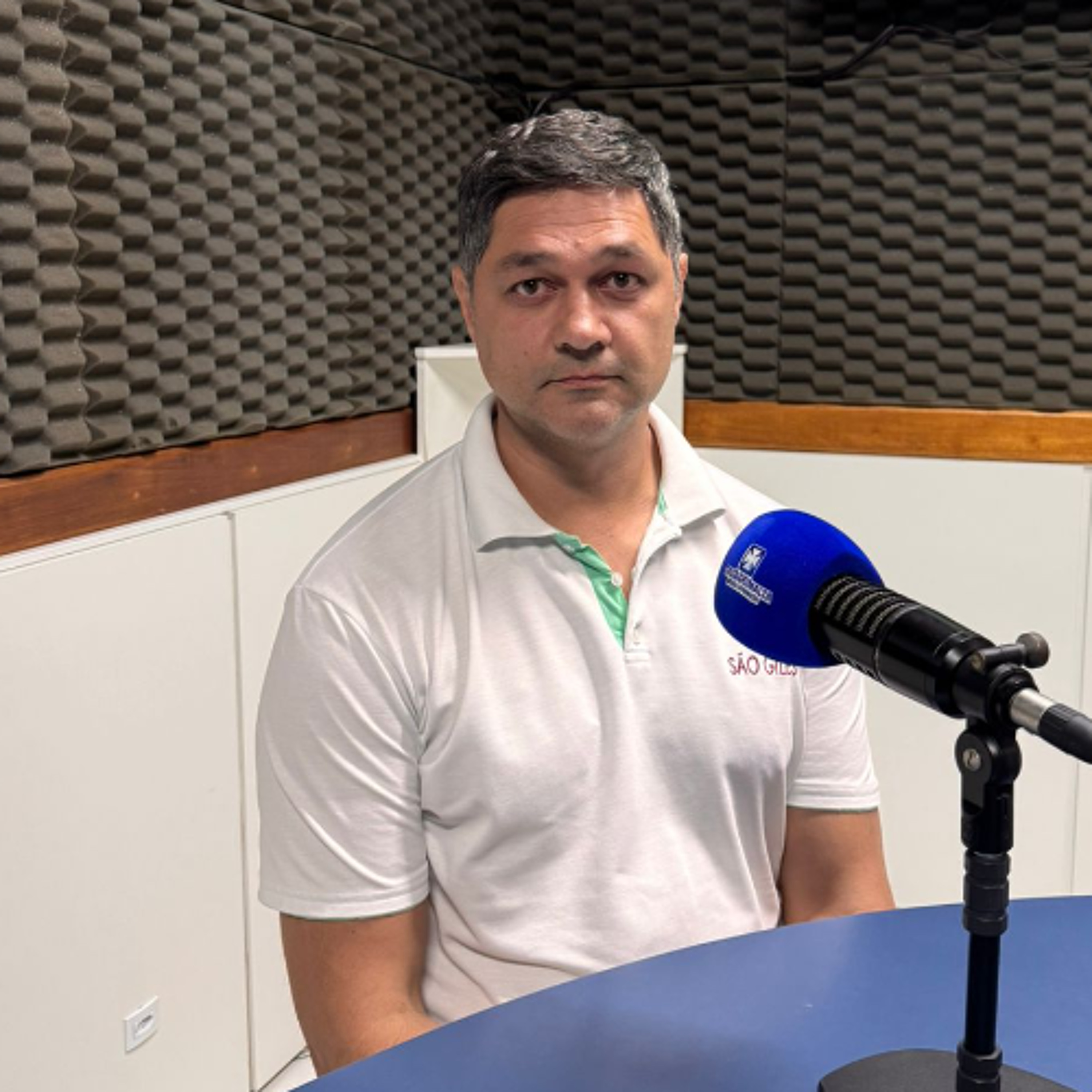 Fisioterapeuta demitido contesta acusação de “fura-fila” e denuncia ambiente tóxico na Secretaria de Saúde de Lauro Müller episode artwork