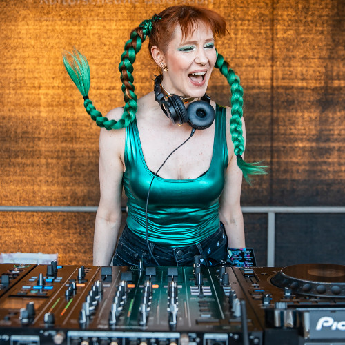 Bigroom EDM warm up mix by Lisa Smaragd