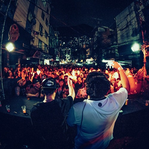 Black Keusen x  ENNE  @ Rocinha - Rio de Janeiro , RJ