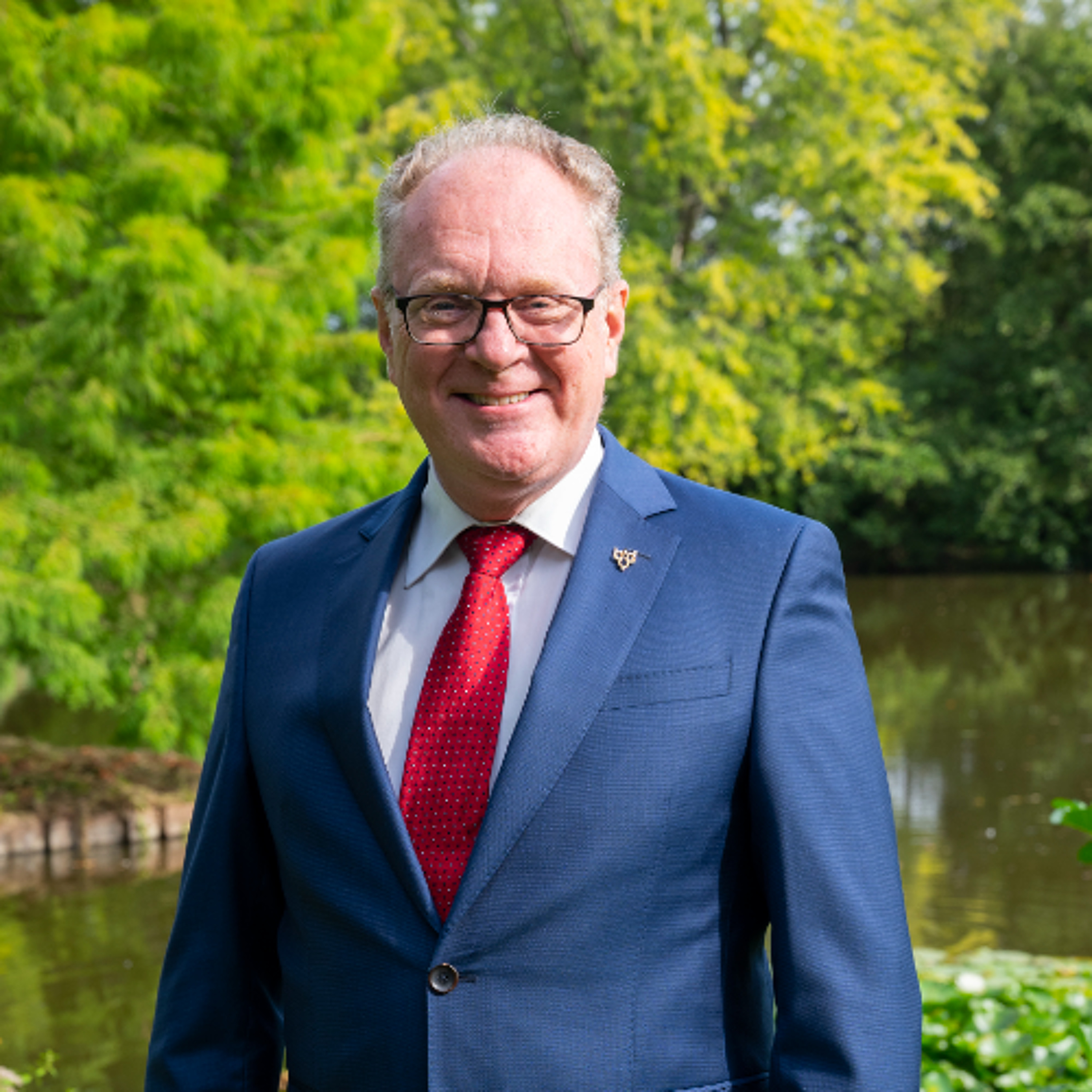 2025 - 12 - 11 - Wethouder Van der Elst op de opvang vier Oekraiense families episode artwork