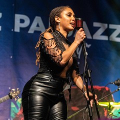 Move Siyal | Klass | Phyllisia Ross | Times Square  | LIVE