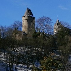 Triff mich an der Burg heut Nacht