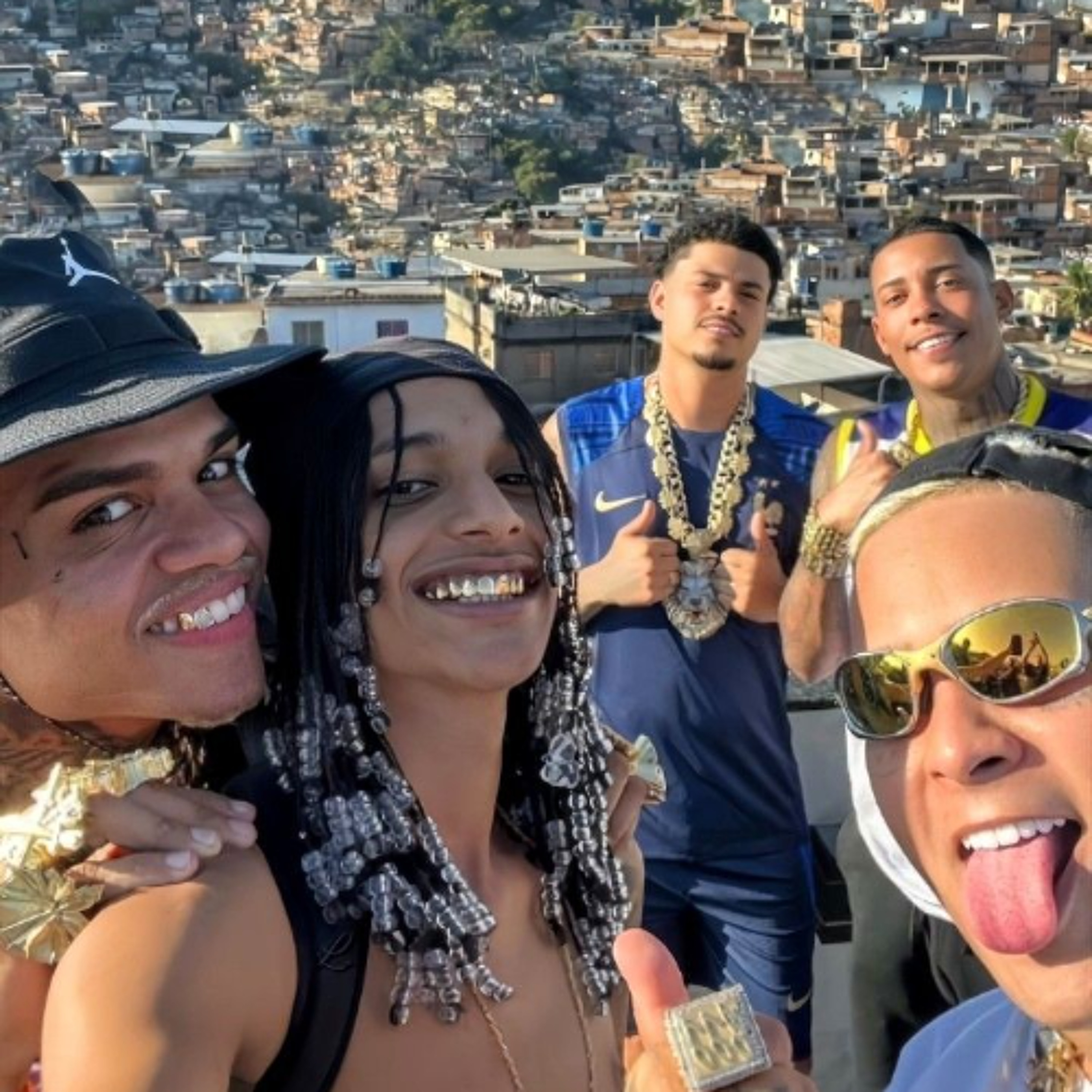 MC ROBA CENA - AMANHECEU MAIS CONTINUA A PUTARIA VS COMPLEXO ( DJS PSICO DE CAXIAS, LULA E NARIZ ) episode artwork