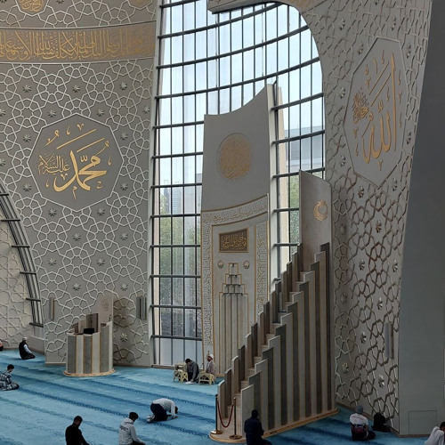 ‎⁨{ وَهِيَ تَجْرِي بِهِمْ } تلاوة إبداعية فاضت جمالاً من سورة هود للقارئ عبدالله الموسى 16 - 9 1444هـ⁩.m4a
