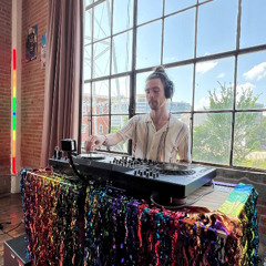 House Mix by Austin Lynch at Loom Room Radio