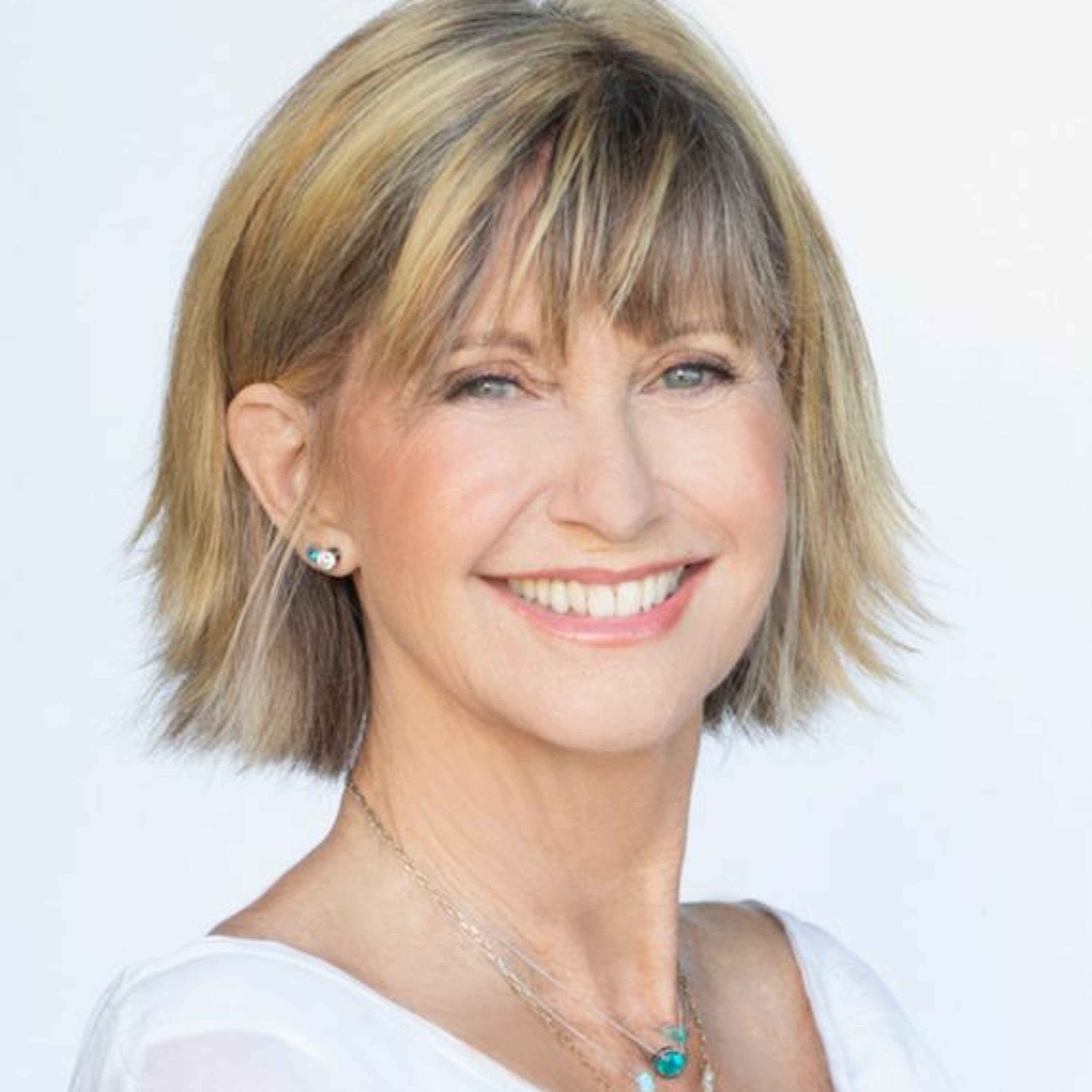 Interview: Olivia Newton-John & Chloe Lattanzi chat on new duet "Window in the Wall" episode artwork