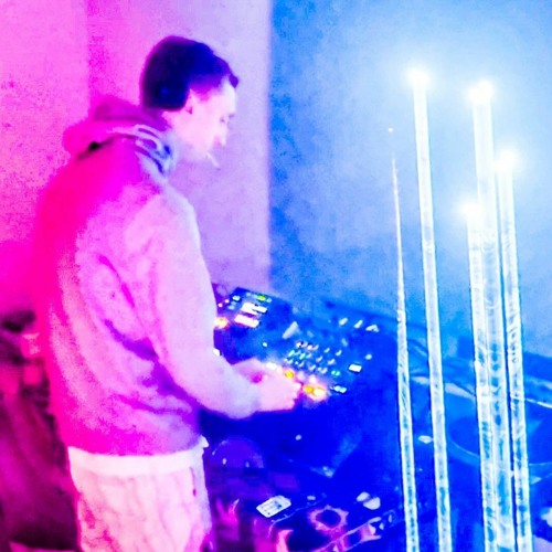 BeNumb - Hard-hitting techno 150 - 158 BPM