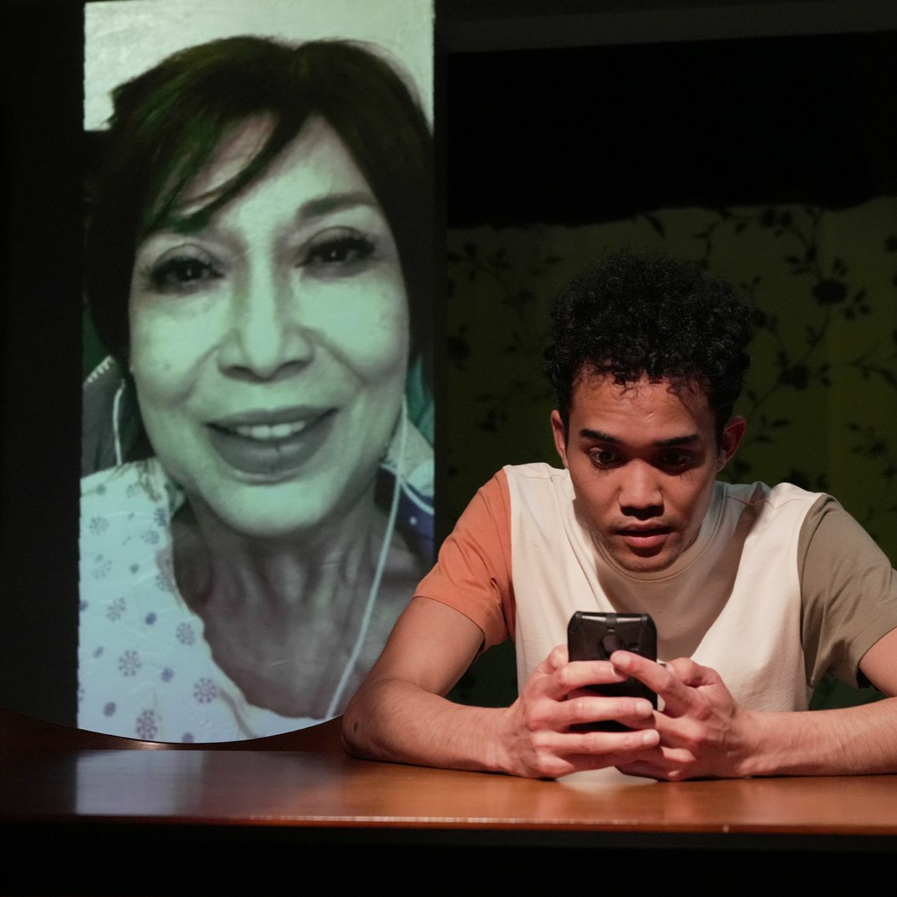Apartment Living @Skylight Theatre – Review episode artwork