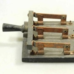 MOXATRON STBB719 Switch