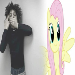 she a fan w/ sin2wn (ezzie)