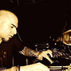 Saeed Younan Vinyl Set for US Rave Flyers 20K Members Celebration