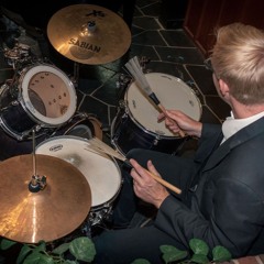 A Kiss To Build A Dream On (recorded live at the Black Dog)