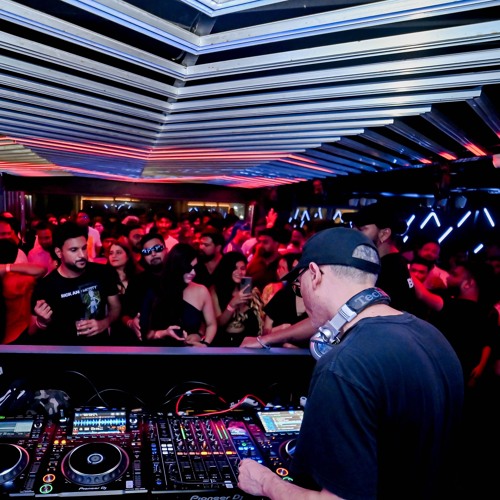 Mixes & Live