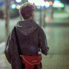 gần em tôi thấy bâng khuâng con tim này như chết lặng.