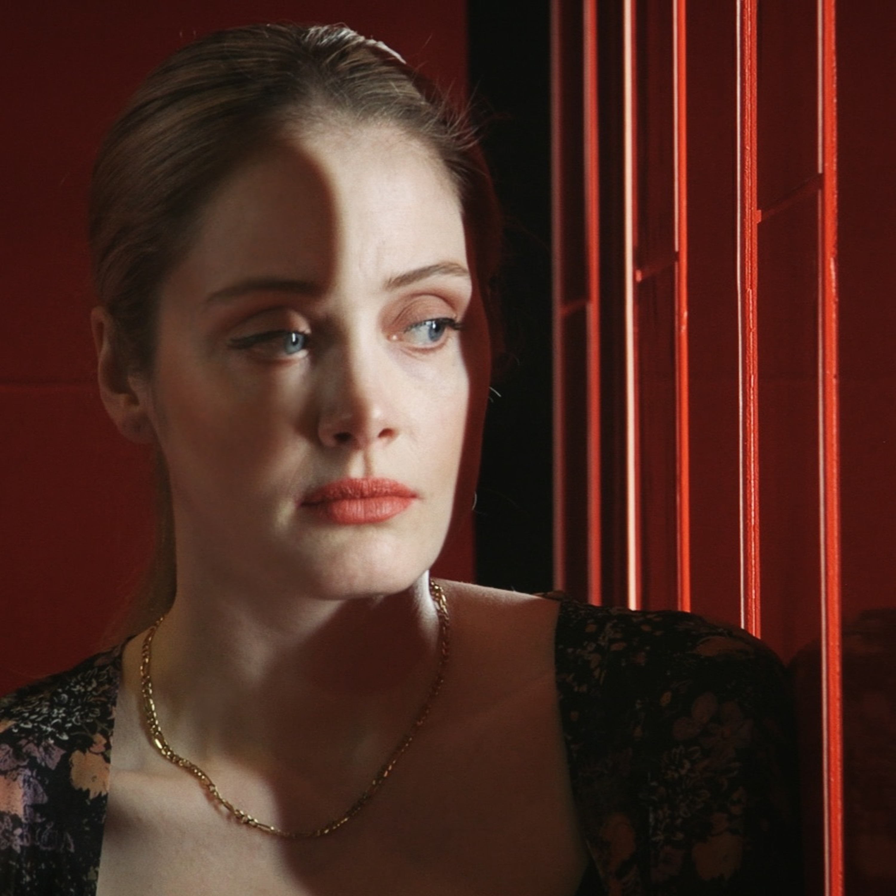 Samtale: Regissør Fredrik Longva møter Agnes Moxnes | Hedda Gabler episode artwork
