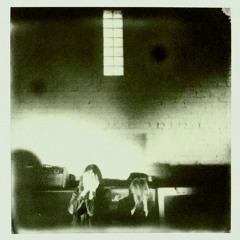 Knelt