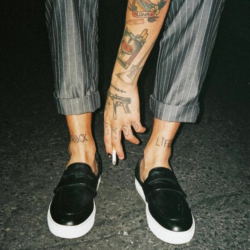 the neighbourhood – compass (slowed + reverb)